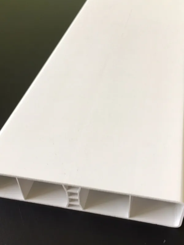 Image du produit LISSE PVC BLANC DROITE 130X26 MM de Polydis Plastiques
