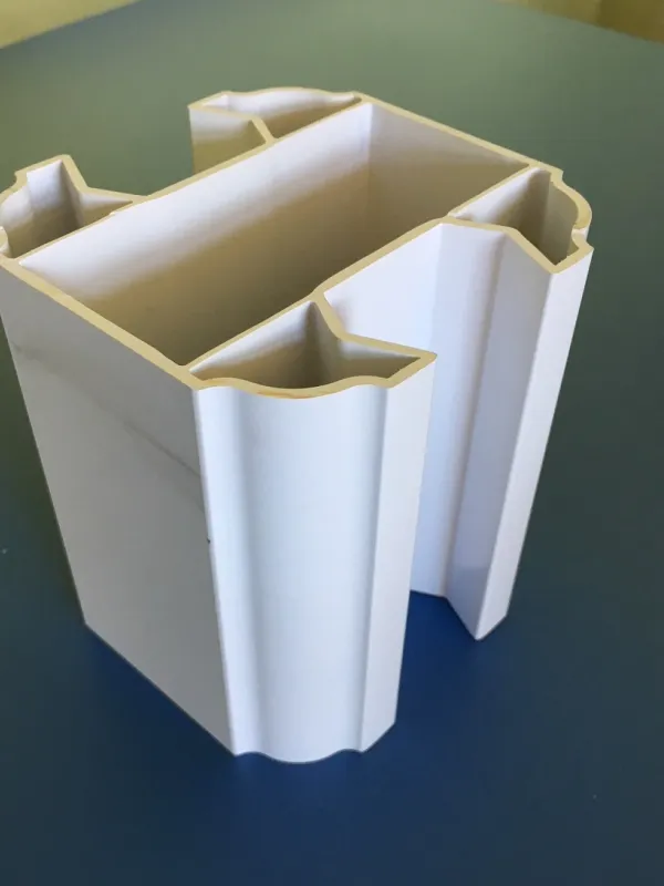 Image du produit POTEAU MOULURE 2 DIRECTIONS 96 MM de Polydis Plastiques