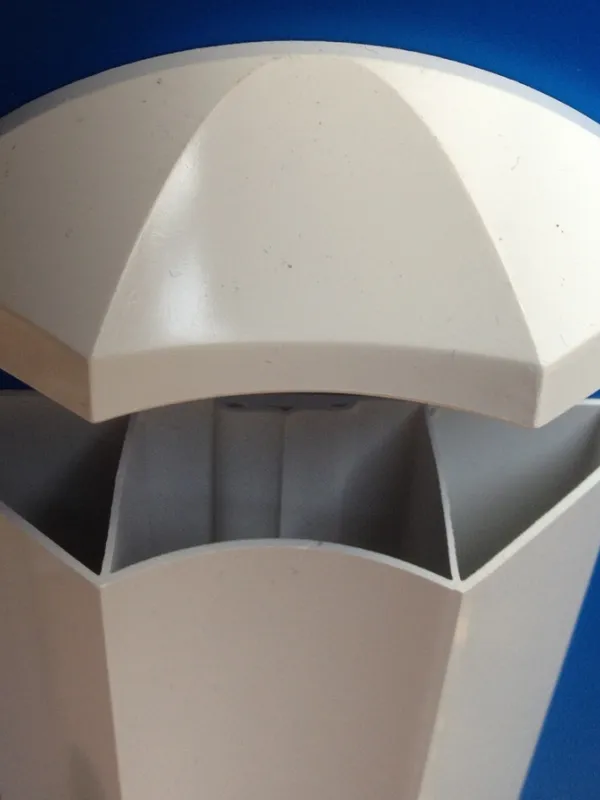 Image du produit CHAPEAU BOMBE BLANC LISSE MOULURE 100 MM de Polydis Plastiques